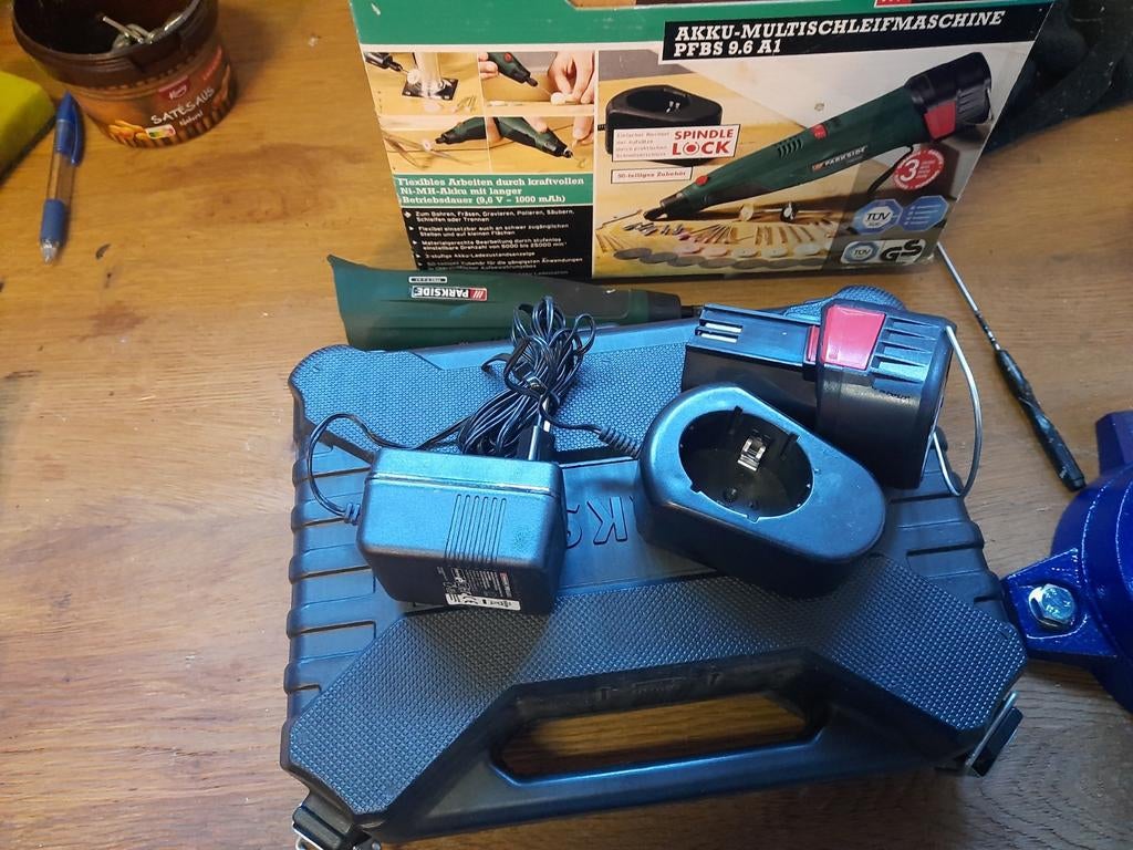 9,6 volt Parkside Accu + lader, Ophalen, Gebruikt