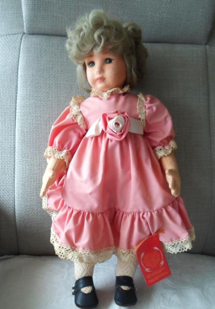 Pop Lenci. Rosa. 1993. Origineel in doos met certificaat., Ophalen of Verzenden, Zo goed als nieuw, Pop