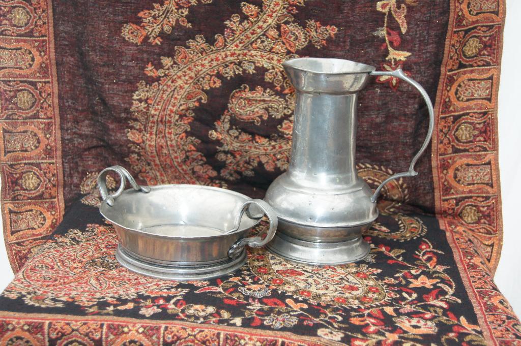 Schaal met kan ( Tin Antiek, Ophalen of Verzenden