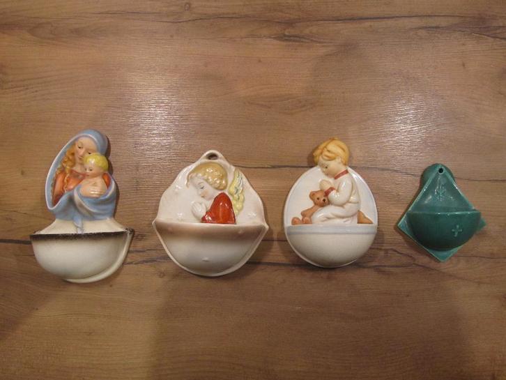 Goebel wijwaterbakjes € 22,50 per stuk, Verzamelen, Beelden en Beeldjes, Zo goed als nieuw, Overige typen, Ophalen of Verzenden