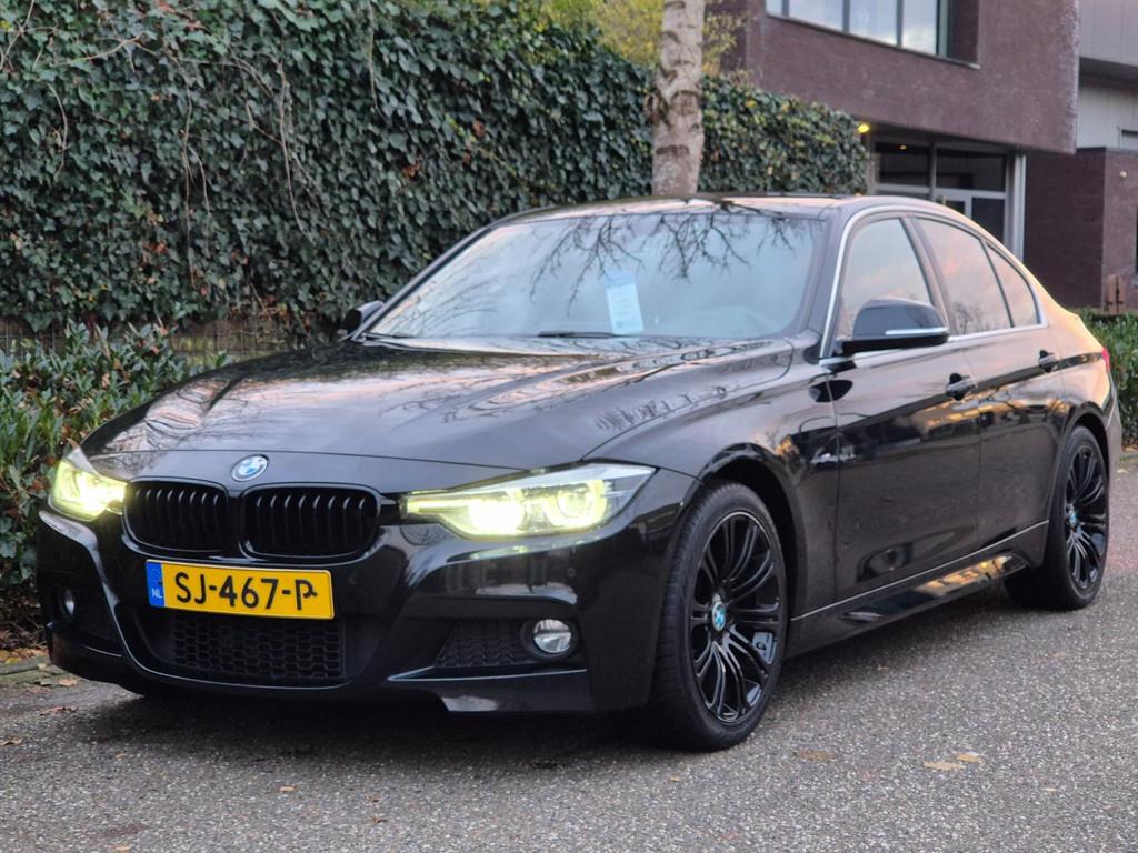 BMW 3-serie 320i M Sport Ed Apple CarPlay Trekhaak Camera Li, Auto's, BMW, Automaat, 1998 cc, Achterwielaandrijving, 1800 kg