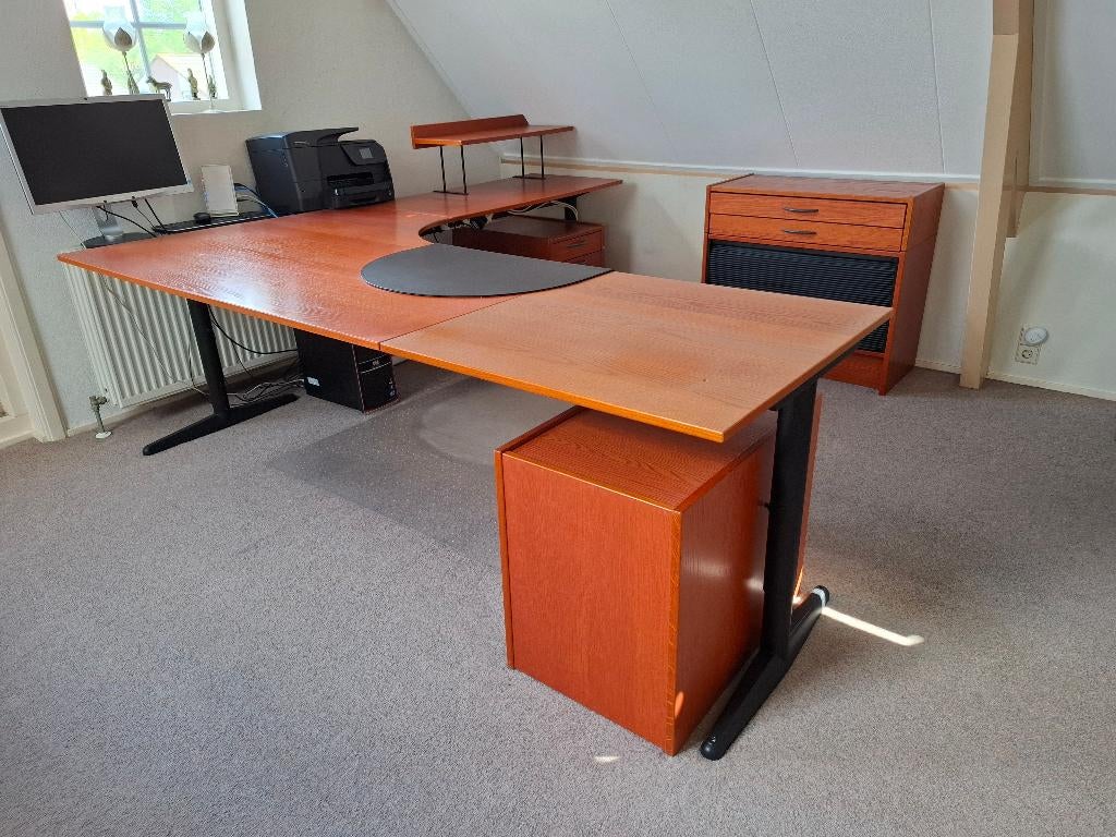 Hoekbureau met kasten, Ophalen, Hout, Hoekbureau, Bruin