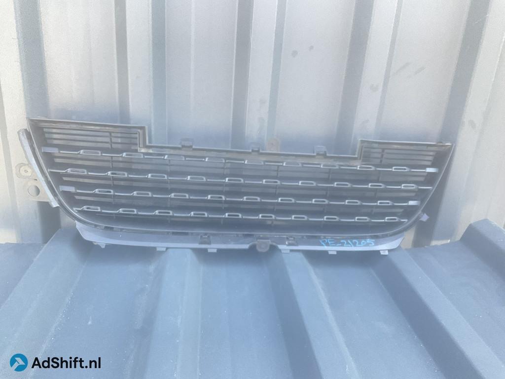Bumper Grill Peugeot 2008 1224032X Onderrooster Gril Pe-2120