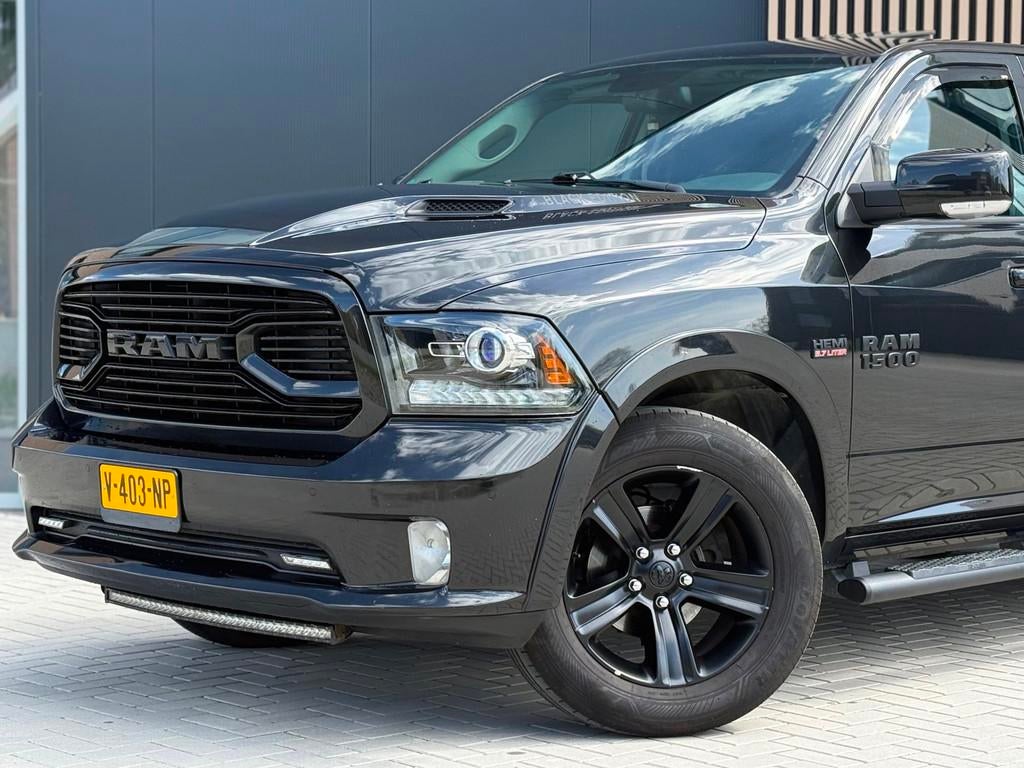 Dodge Ram 1500 5.7 V8 4x4 Crew Cab 5'7 Sport, Automaat, Gebruikt, 5654 cc, Zwart