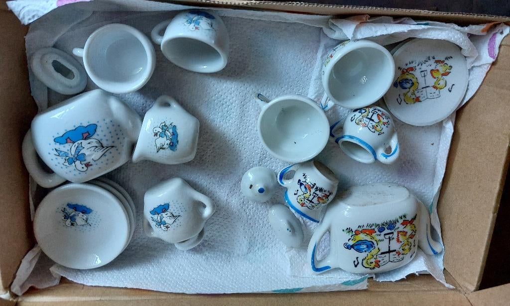 2 miniatuur serviesjes., Verzamelen, Ophalen of Verzenden, Gebruikt, Gebruiksvoorwerp