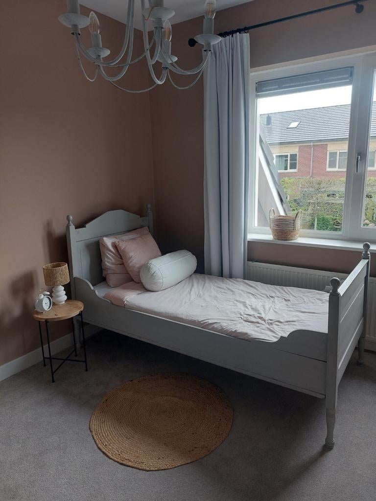 Antiek bed, ooit geverfd, Ophalen