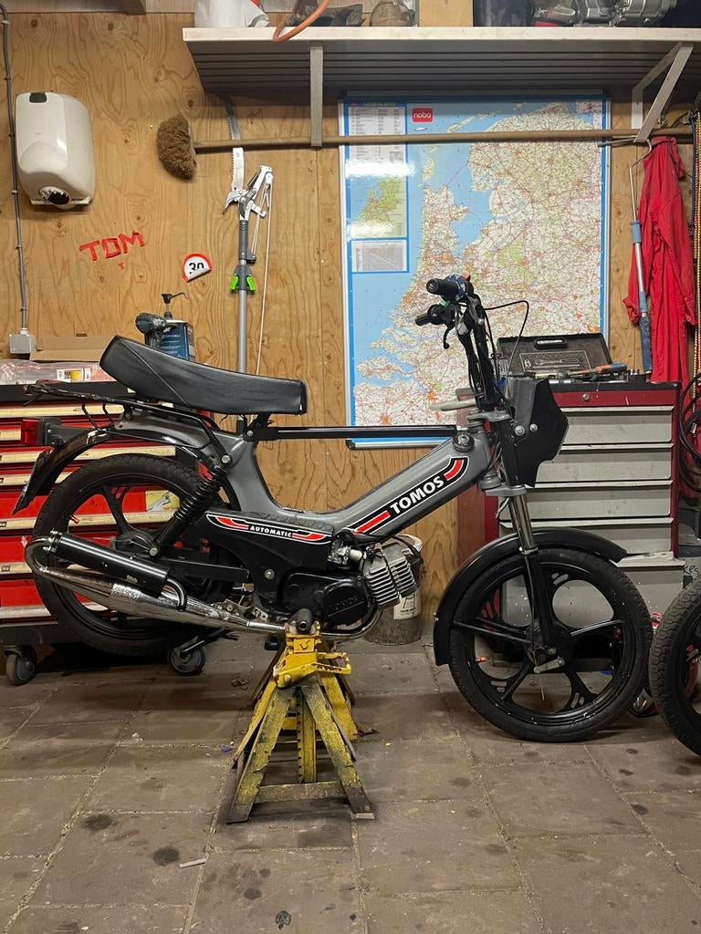 Tomos quadro met blauw kenteken, Fietsen en Brommers, Brommers | Tomos, Maximaal 45 km/u, 65 cc, Ophalen of Verzenden, Zo goed als nieuw