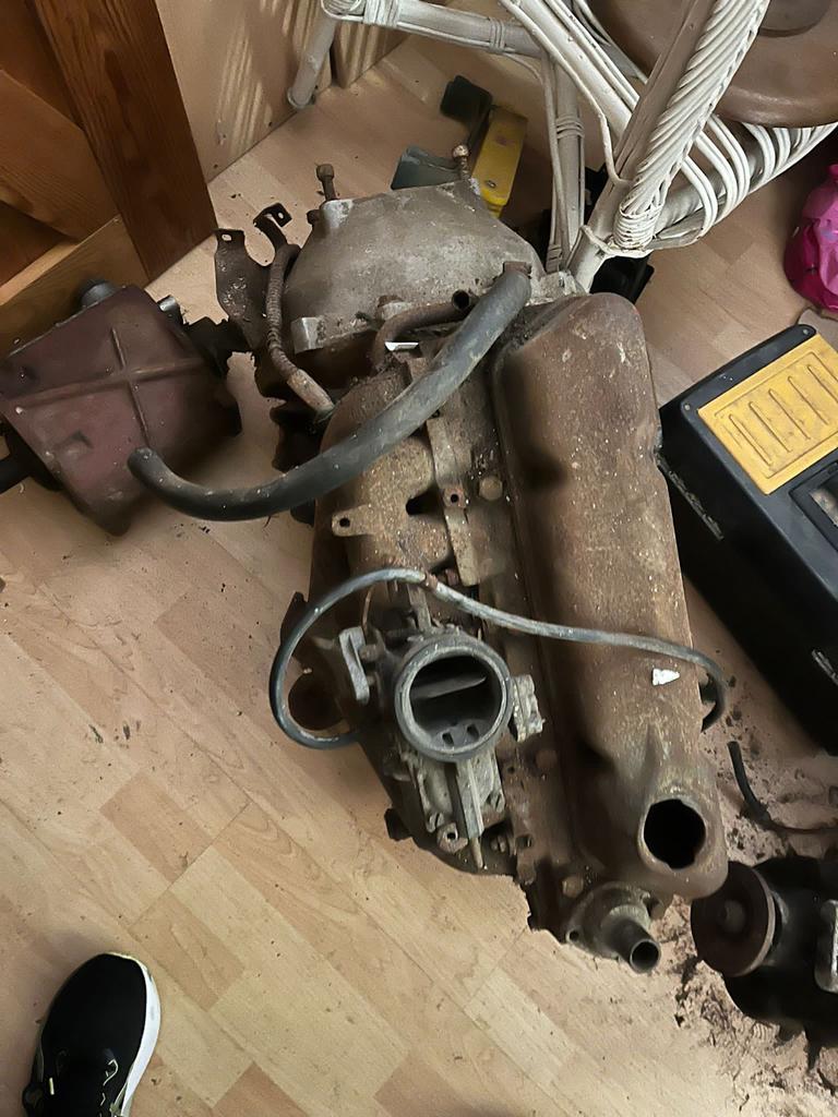 2x Volvo B18 Motoren + Versnellingsbak - Oldtimer Onderdelen, Ophalen, Gebruikt, Volvo