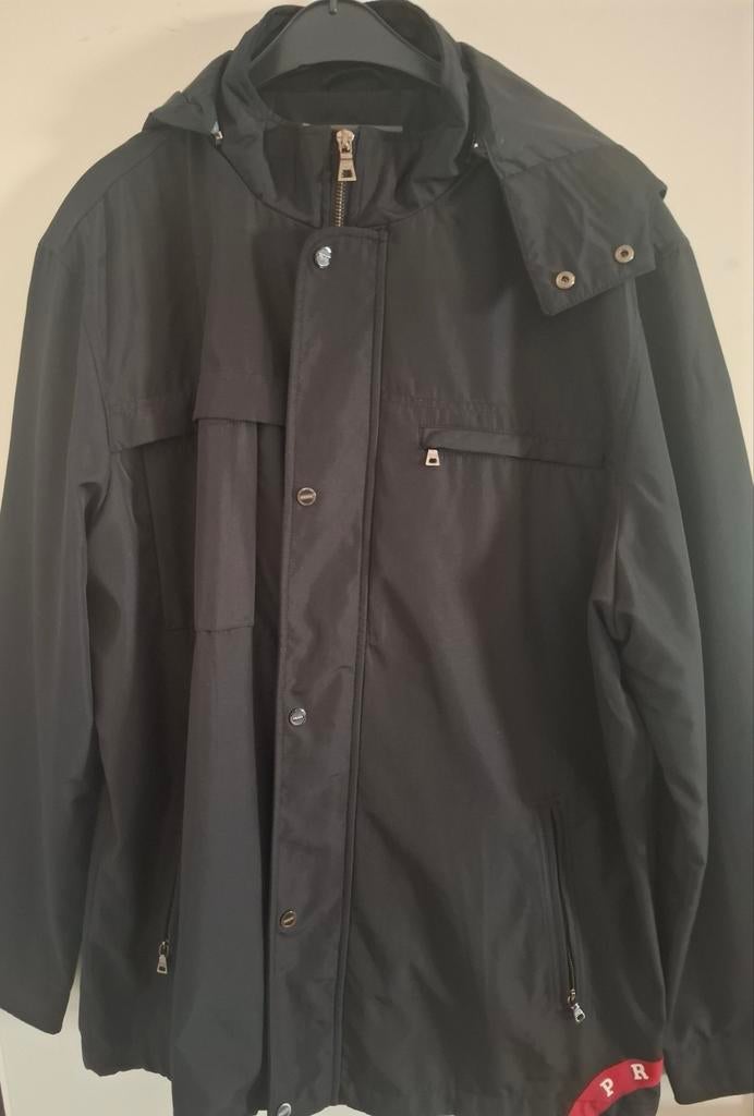 Prada Zwarte Jas met Capuchon - Maat L, Maat 52/54 (L), Zwart, Ophalen of Verzenden, Zo goed als nieuw