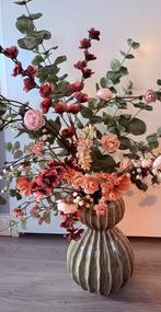 Mooi boeket burgundy/roze met vaas countryfield, Huis en Inrichting, Ophalen of Verzenden, Zo goed als nieuw