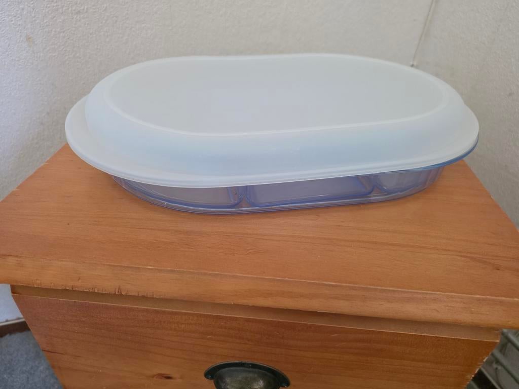 Tupperware doos met vakken, Huis en Inrichting, Keuken | Tupperware, Ophalen of Verzenden