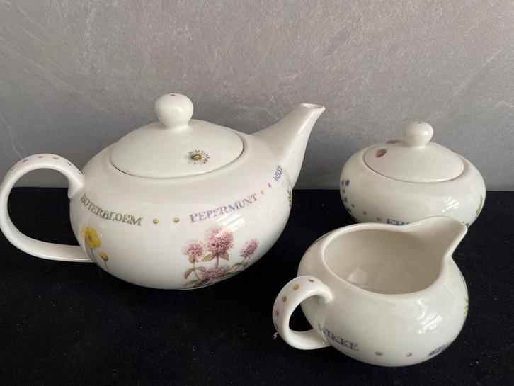 Mooi theeservies Wildflowers van Marjolein Bastin, Huis en Inrichting, Keuken | Servies, Zo goed als nieuw, Compleet servies, Overige stijlen