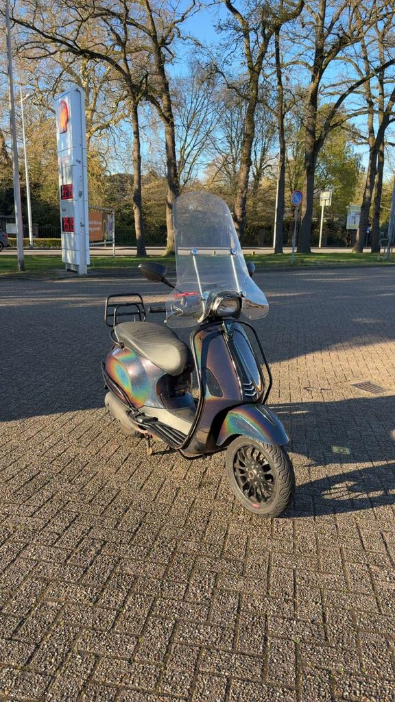 Vespa sprint 2017 brom 4t 4v, Fietsen en Brommers, Scooters | Vespa, Gebruikt, Overige modellen, Maximaal 45 km/u, Benzine, Ophalen