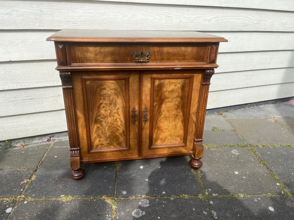 Antiek houten kastje met lade en deurtjes, Antiek en Kunst, Ophalen