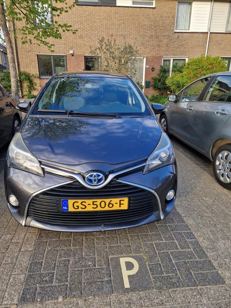 Toyota Yaris Hybride Navigatie Achteruitrijcamera, Auto diversen, Ophalen of Verzenden, Gebruikt