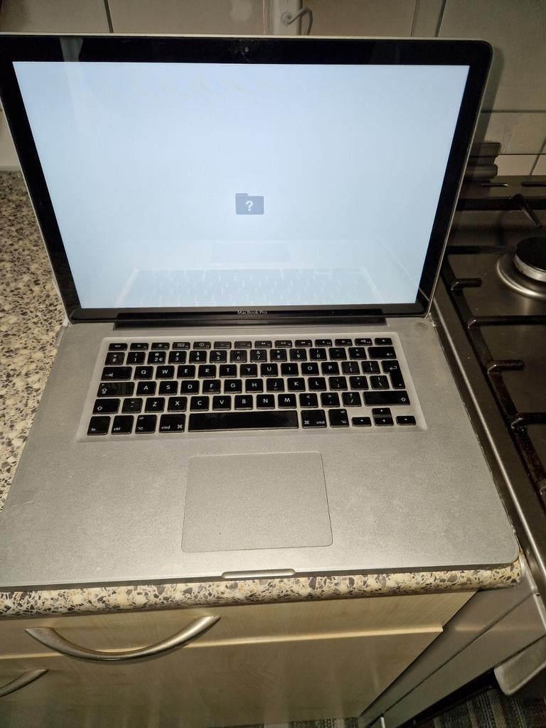 MacBook Pro 15 inch - Defect ., Computers en Software, Apple Macbooks, MacBook Pro, Minder dan 4 GB, Ophalen of Verzenden, 128 GB of minder