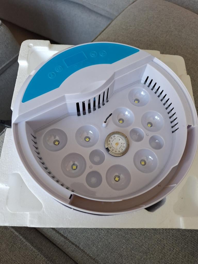 Broedmachine voor 9 eieren, Ophalen, Zo goed als nieuw, Broedmachine