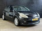 Renault Clio 1.2-16V Collection, Auto's, Renault, 535 kg, Gebruikt, 4 cilinders, Zwart