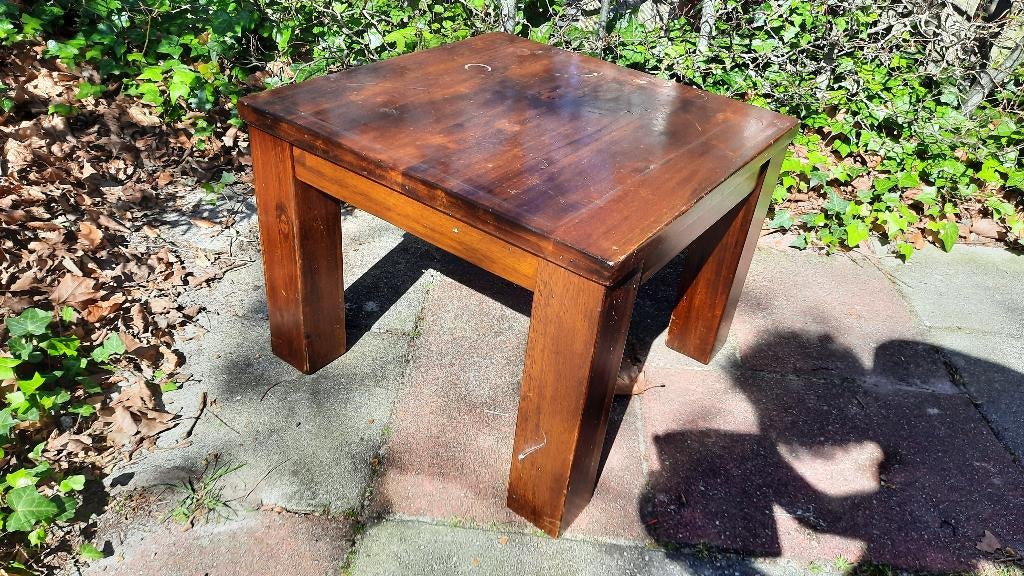 Robuuste vierkante tafel, Huis en Inrichting, Tafels | Salontafels, Ophalen, 50 tot 100 cm, Vierkant, 50 tot 100 cm