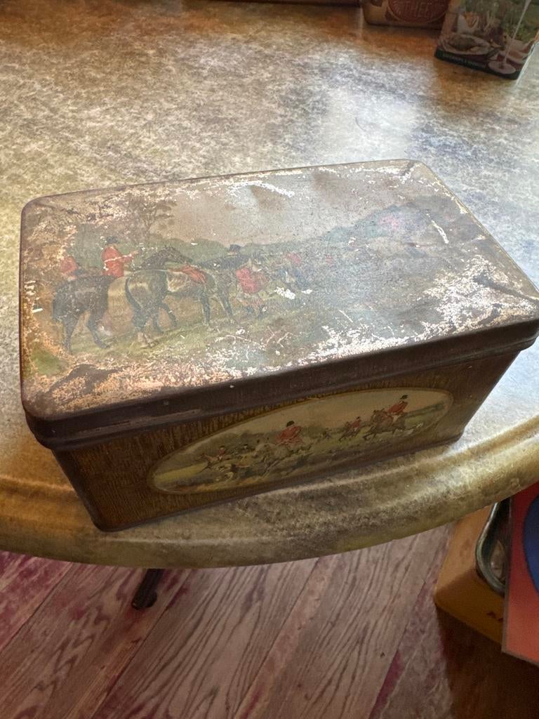 Vintage blikken doos met jachttafereel, Verzamelen, Blikken, Ophalen of Verzenden, Gebruikt, Overige, Overige merken