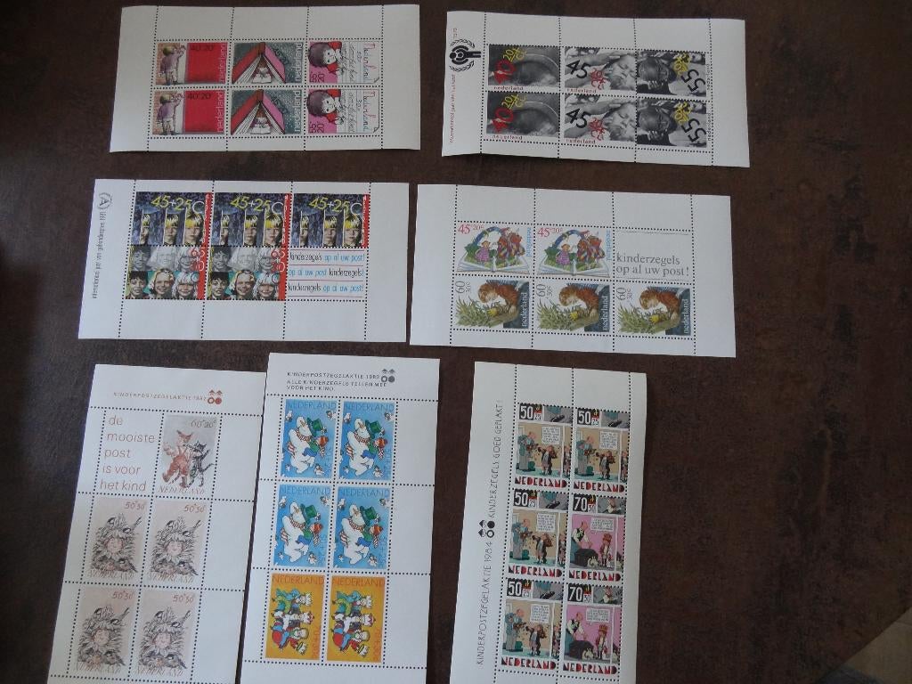 13 verschillende uitgaven kinderpostzegels, Postzegels en Munten, Ophalen of Verzenden, Na 1940, Postfris