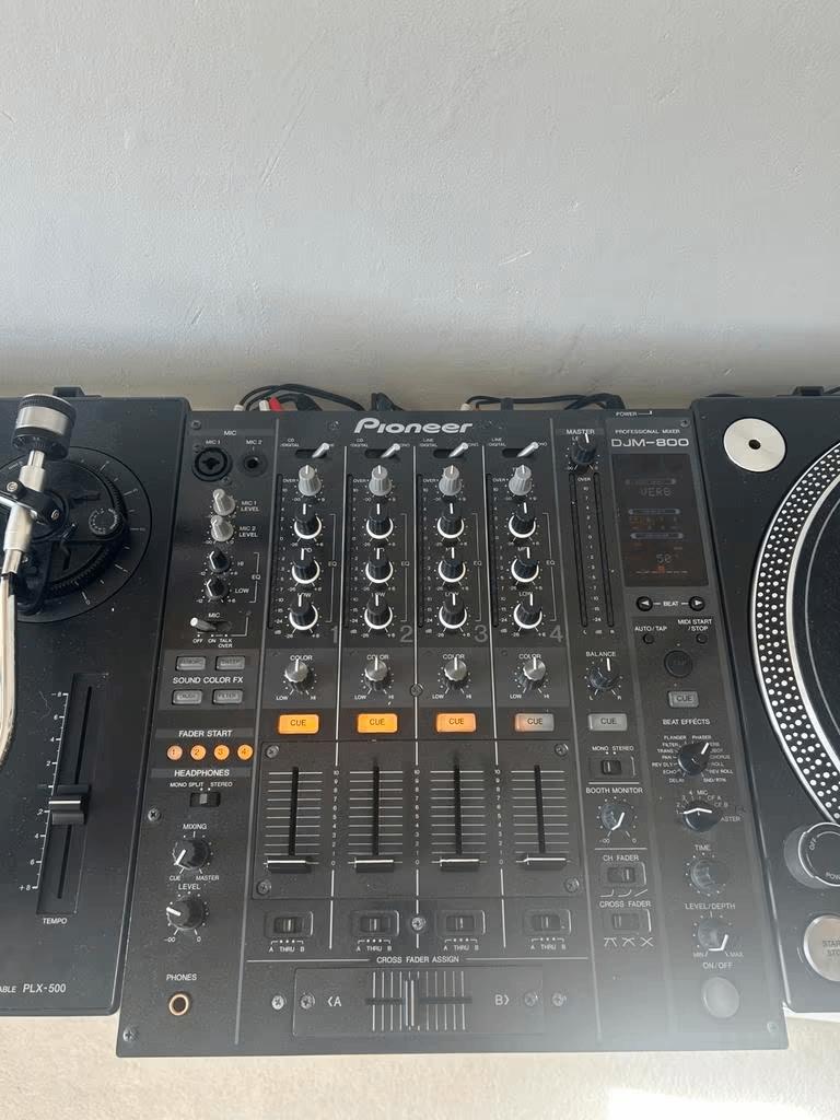 Pioneer DJM-800 mixer 4-kanaals incl. Flightcase, Ophalen, Zo goed als nieuw, Minder dan 5 kanalen, Microfooningang