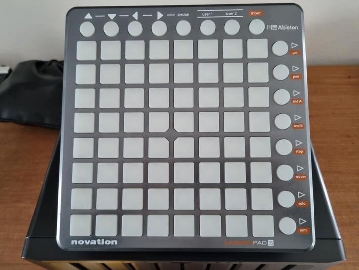 Novation Ableton Live Launchpad S met kantelbare standaard, Muziek en Instrumenten, Soundmodules, Ophalen of Verzenden
