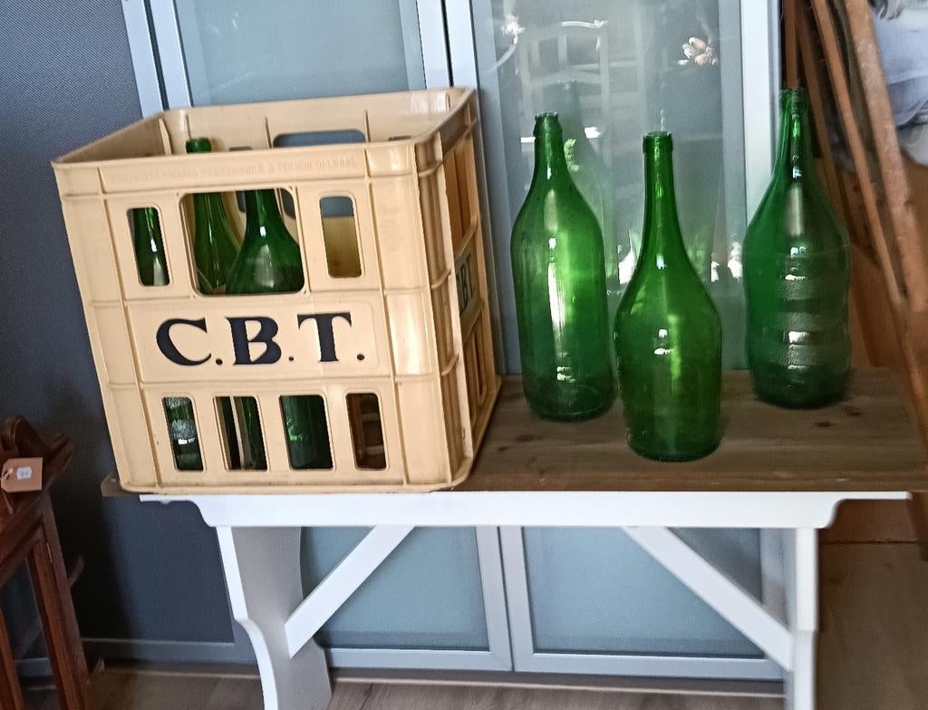 Brocante krat met 6 groene flessen, Ophalen of Verzenden