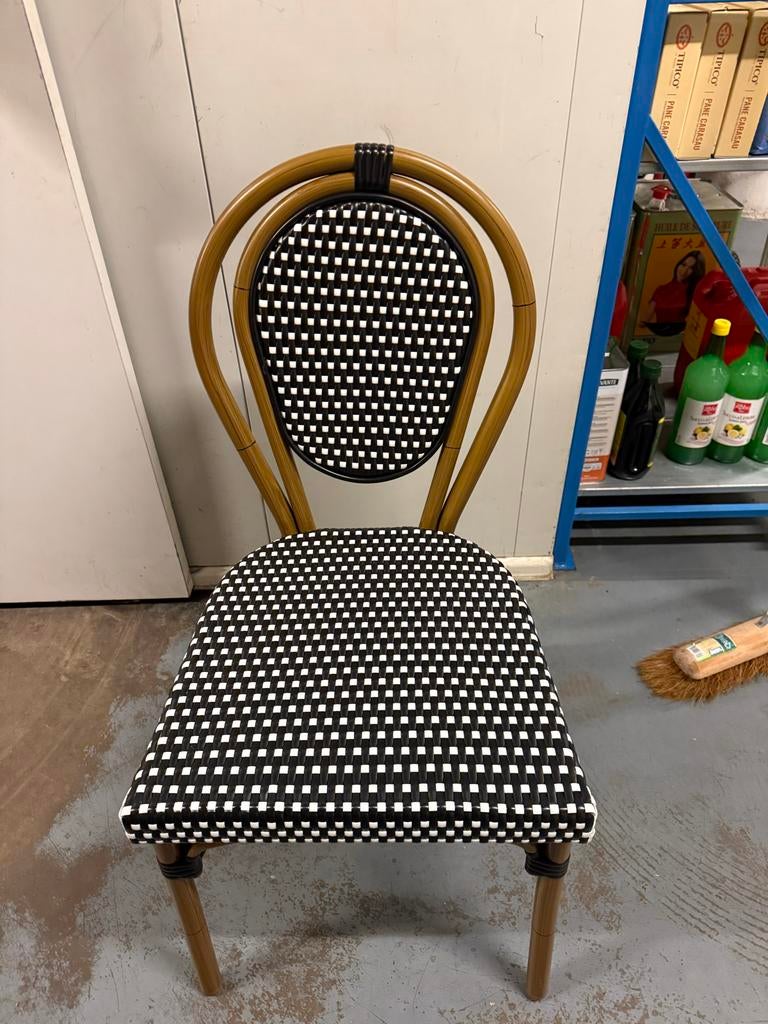 Stoel met zwart-wit vlechtwerk, Overige kleuren, Nieuw, Ophalen of Verzenden, Vijf, Zes of meer stoelen