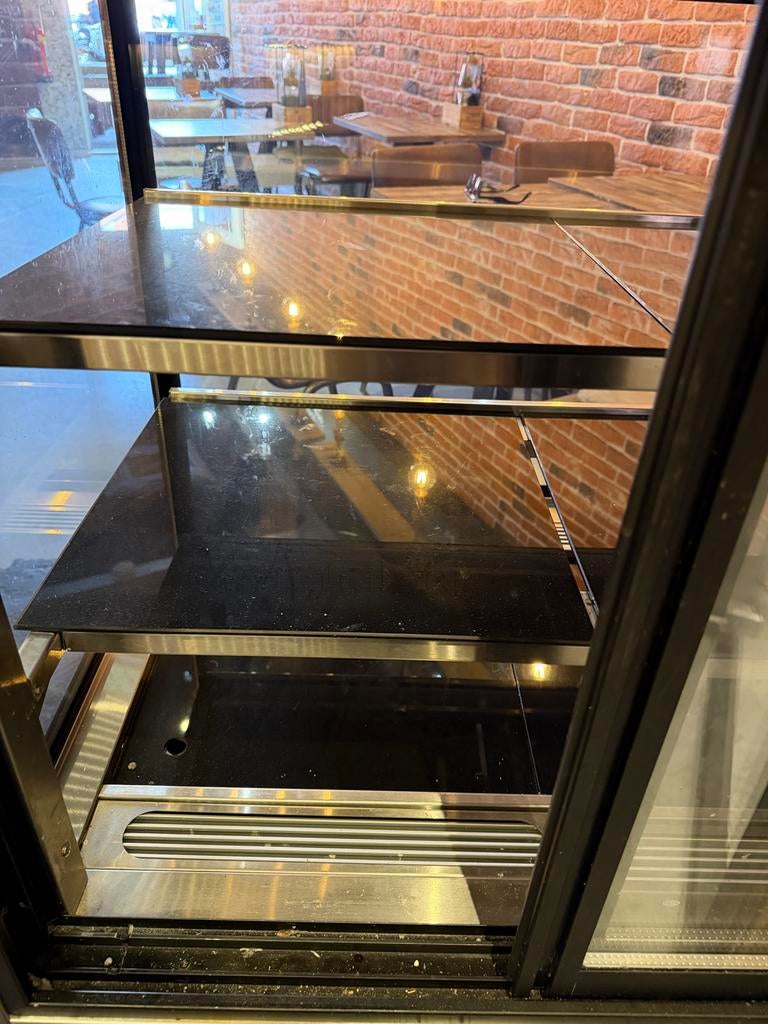 Polar Refrigeration gekoelde vitrine, Ophalen, Gebruikt, Koelen en Vriezen