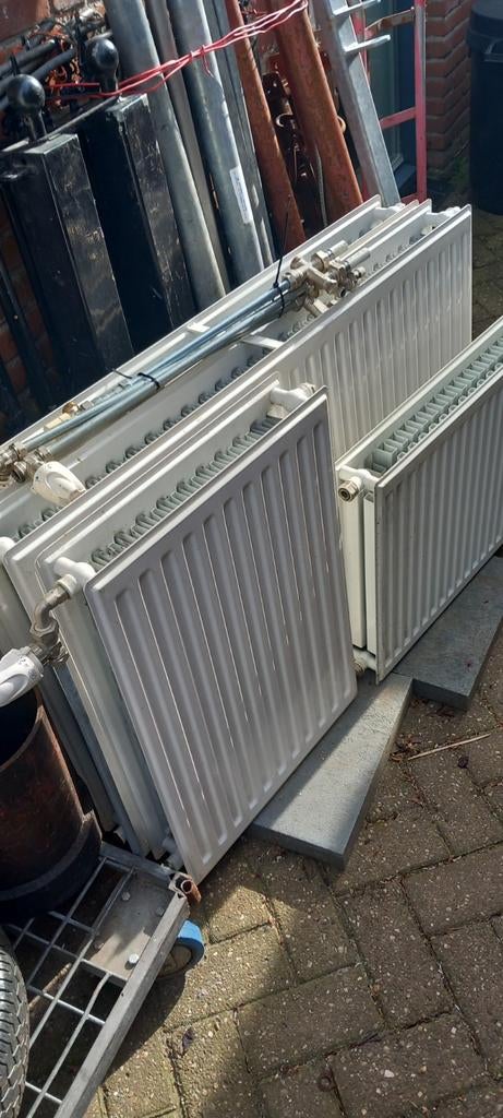 4 Radiatoren  verschillende lengtes., Doe-het-zelf en Verbouw, Verwarming en Radiatoren, Ophalen, 60 tot 150 cm, Radiator, 30 tot 80 cm