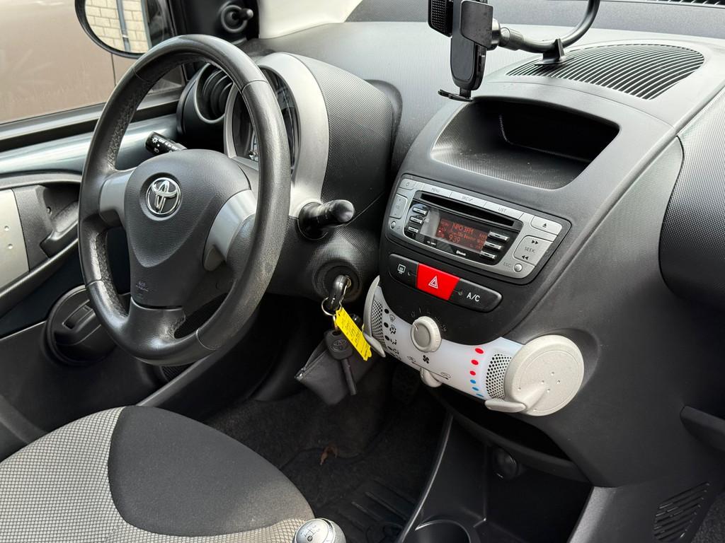 Toyota Aygo Gereserveerd!, Voorwielaandrijving, Euro 5, Stof, Gebruikt