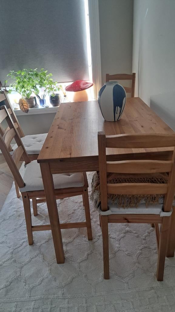 Ikea jokkmokk pine eettafel met 4 stoelen - goed als nieuw, Ophalen, Zo goed als nieuw, Vier personen, Rechthoekig
