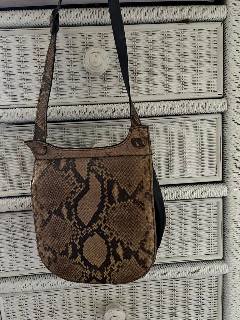 vintage schouder tas echt leer , uit 1965, Sieraden, Tassen en Uiterlijk, Tassen | Damestassen, Ophalen of Verzenden, Zo goed als nieuw