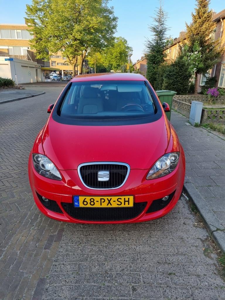 Seat Altea 1.6 75KW 2005 Rood, Auto's, 1295 kg, 4 cilinders, 1200 kg, 5 stoelen