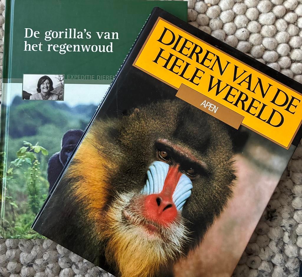 Gorilla’s Apen, 2 boeken over apen dieren van de hele wereld, Ophalen of Verzenden, Zo goed als nieuw, Overige diersoorten
