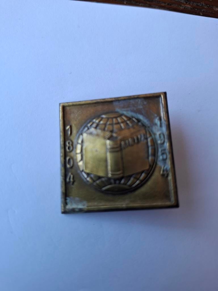 Vintage Bronzen Medaille 1804-1954 Boek Globe, Ophalen of Verzenden, Gebruikt