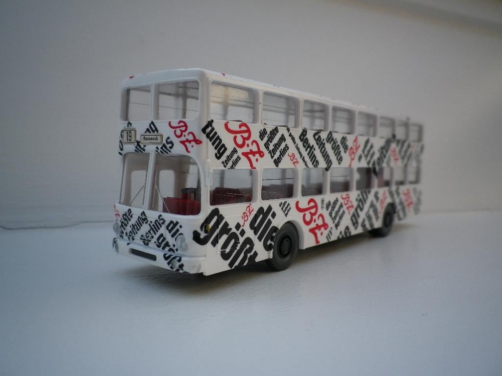 Wiking Man dubbeldekker stadsbus Berliner zeitung., Hobby en Vrije tijd, Modelauto's | 1:87, Ophalen of Verzenden, Zo goed als nieuw