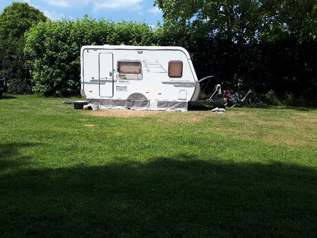 Hymer Nova 435– Compleet, netjes en direct klaar, Schokbreker, Frans bed, Tot en met 3, Particulier