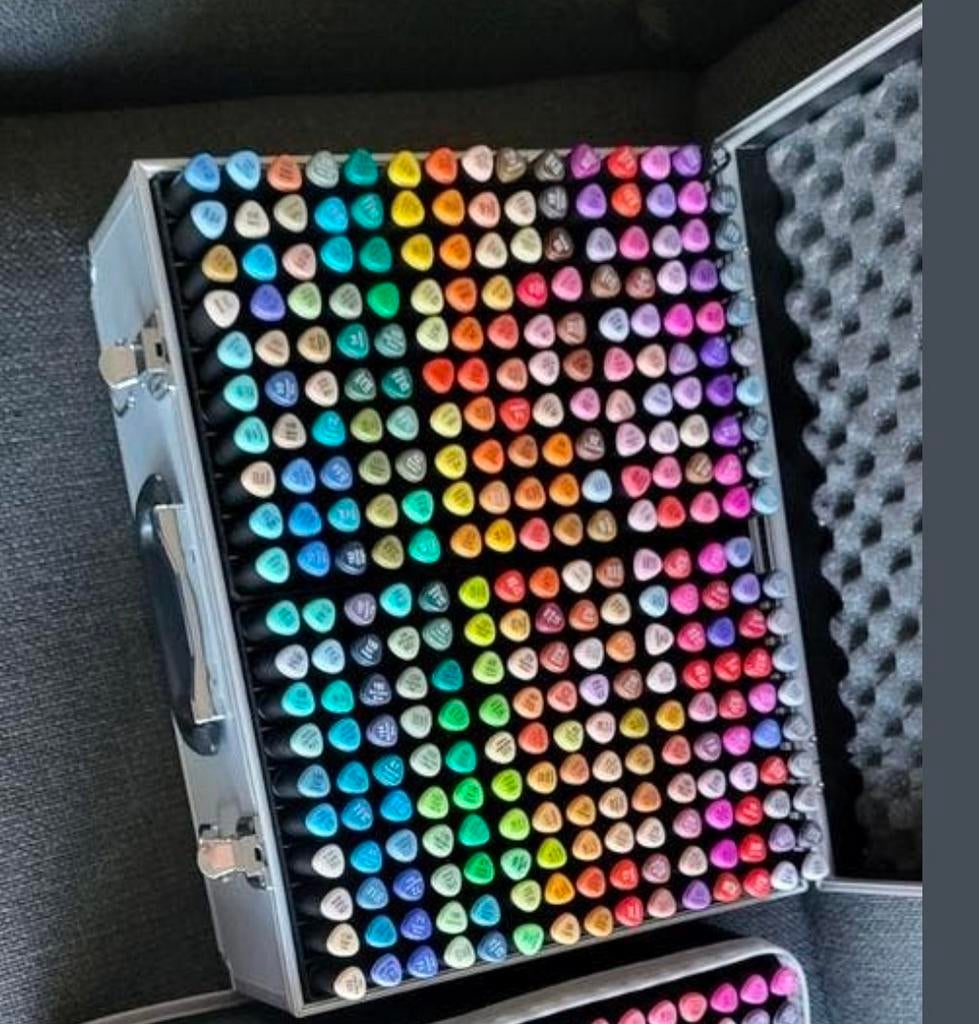 Koffer met 300 Decotime alcohol markers Action, Hobby en Vrije tijd, Ophalen of Verzenden, Zo goed als nieuw, Potlood of Stift