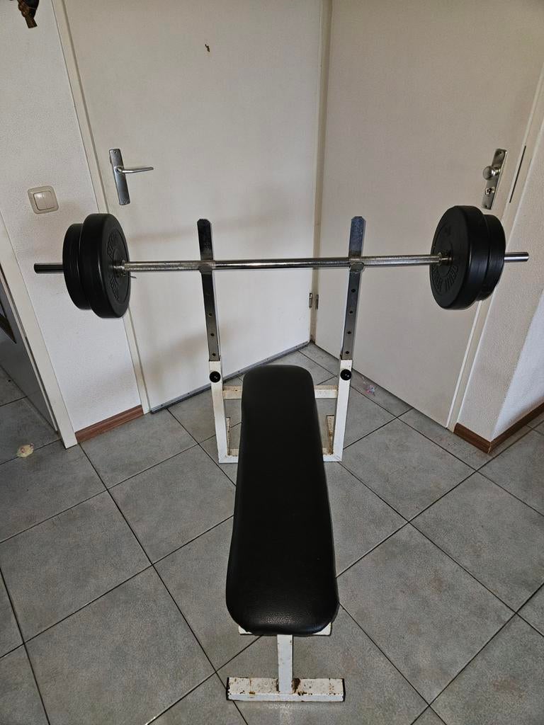 Verstelbare Halterbank met Halterstang & 30kg 30mm kunststof, Sport en Fitness, Ophalen, Gebruikt, Benen, Fitnessbank