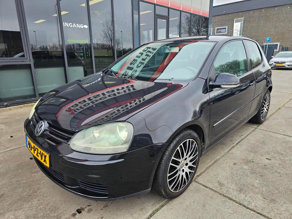 Volkswagen Golf 1.6 FSI Sportline - Clima - NIEUWE APK -, Auto's, Voorwielaandrijving, Gebruikt, Zwart, 4 cilinders