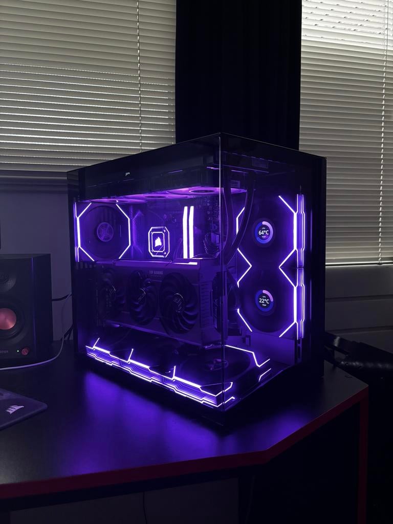 Lian Li Mini V2 + 6 Lian Li Wireless fans, Computers en Software, Computerbehuizingen, Ophalen of Verzenden, Zo goed als nieuw