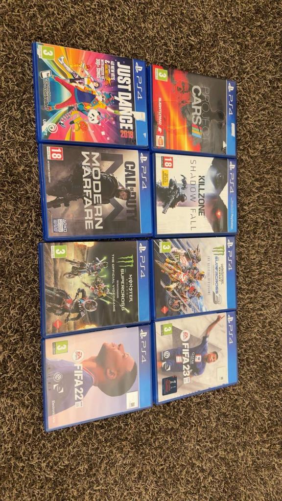 PlayStation 4 met games en controller, Spelcomputers en Games, Spelcomputers | Sony PlayStation 4, Ophalen of Verzenden, Gebruikt