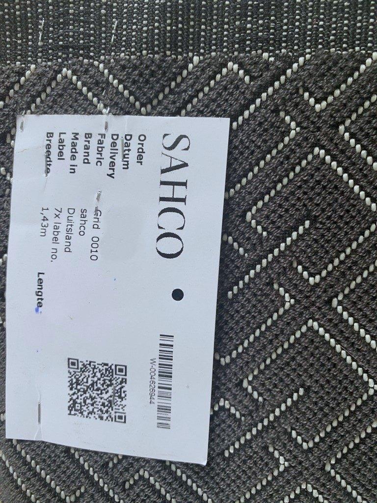 Kvadrat Sahco Grid 010; donkergrijs met patroon; meubelstof, 120 cm of meer, Ophalen of Verzenden, Katoen, Grijs