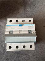 Aardlekautomaat Hager ADM416G, Ophalen of Verzenden, Zo goed als nieuw, Overige typen