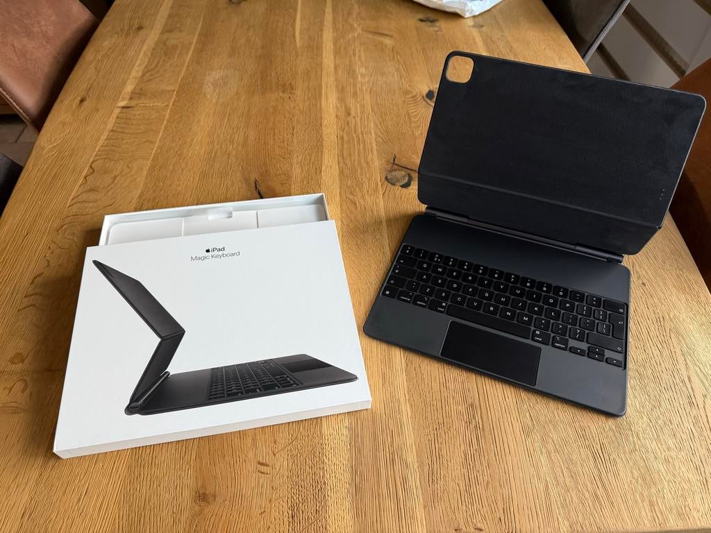 iPad Magic Keyboard (12.9-inch), Gebruikt, Apple iPad Pro 3rd, 4th, 5th, 6th gen (2020, 2021 en 2022), Ophalen of Verzenden, Bescherming voor- en achterkant