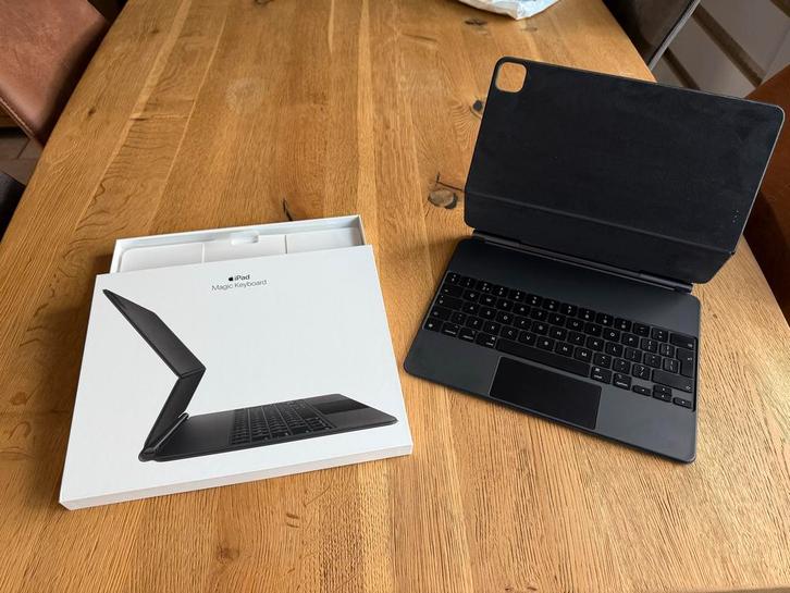 iPad Magic Keyboard (12.9-inch), Computers en Software, Tablet-hoezen, Gebruikt, Bescherming voor- en achterkant, 12 inch, Ophalen of Verzenden