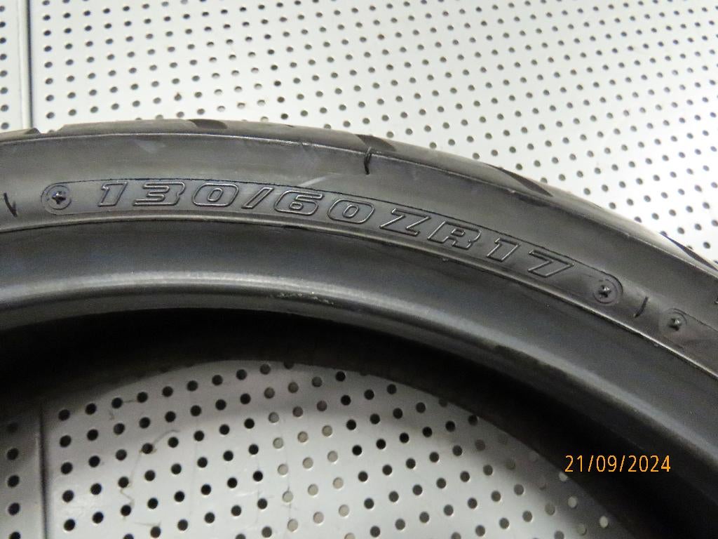 Yokohama F006RR voorband achterband band 130/60-17 NOS, Gebruikt, Ophalen of Verzenden