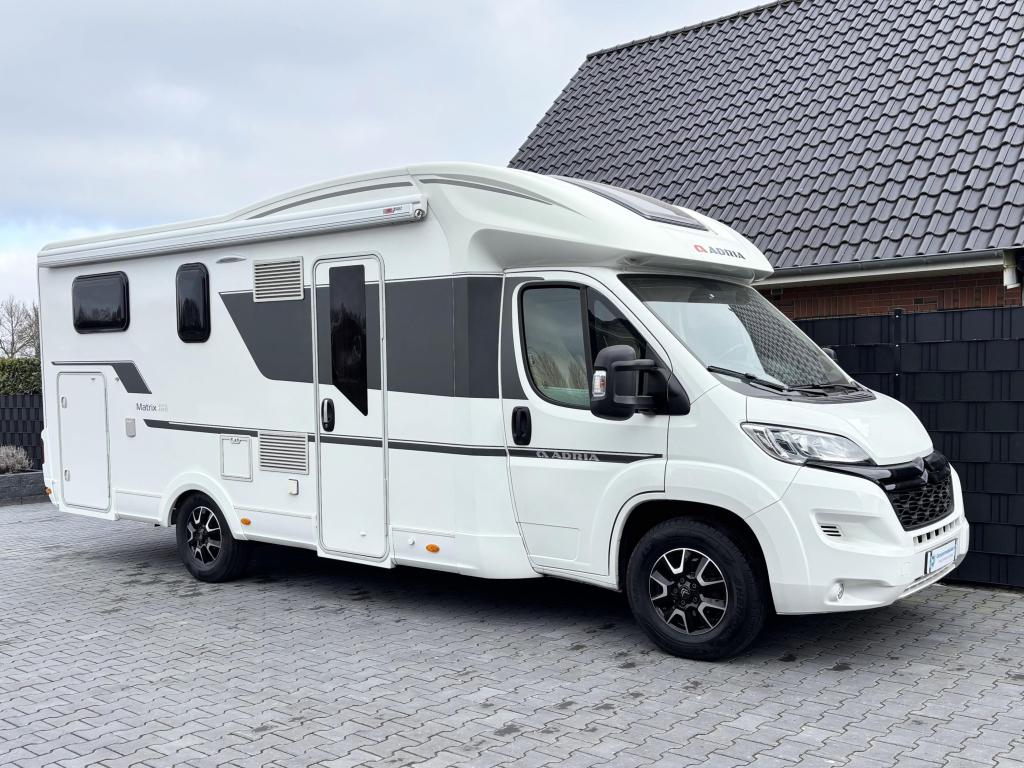 Adria Matrix 670 SL - Lengtebedden -165pk - Airco, Ringverwarming, Luifel, Bedrijf, Airbags